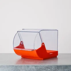 Boîte rouge couvercle