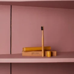 Brosse à dent avec étui en bamboo