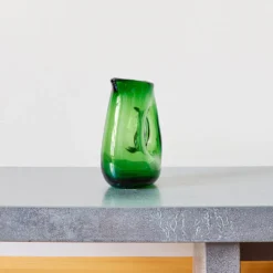 Carafe en verre soufflé - Vert