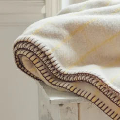 Couverture Merci - Carreaux Jaune Asahi