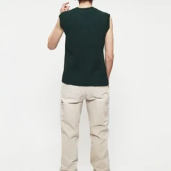 6397 - Gilet côtelé en V - Vert forêt