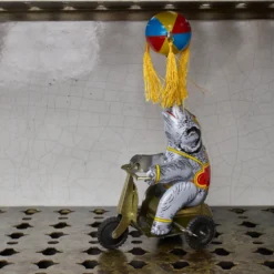 Jouet - Eléphant sur tricycle