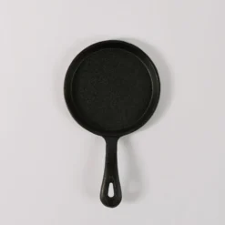 Petite poêle en fonte