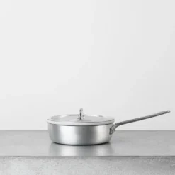 Poêle avec couvercle en aluminium