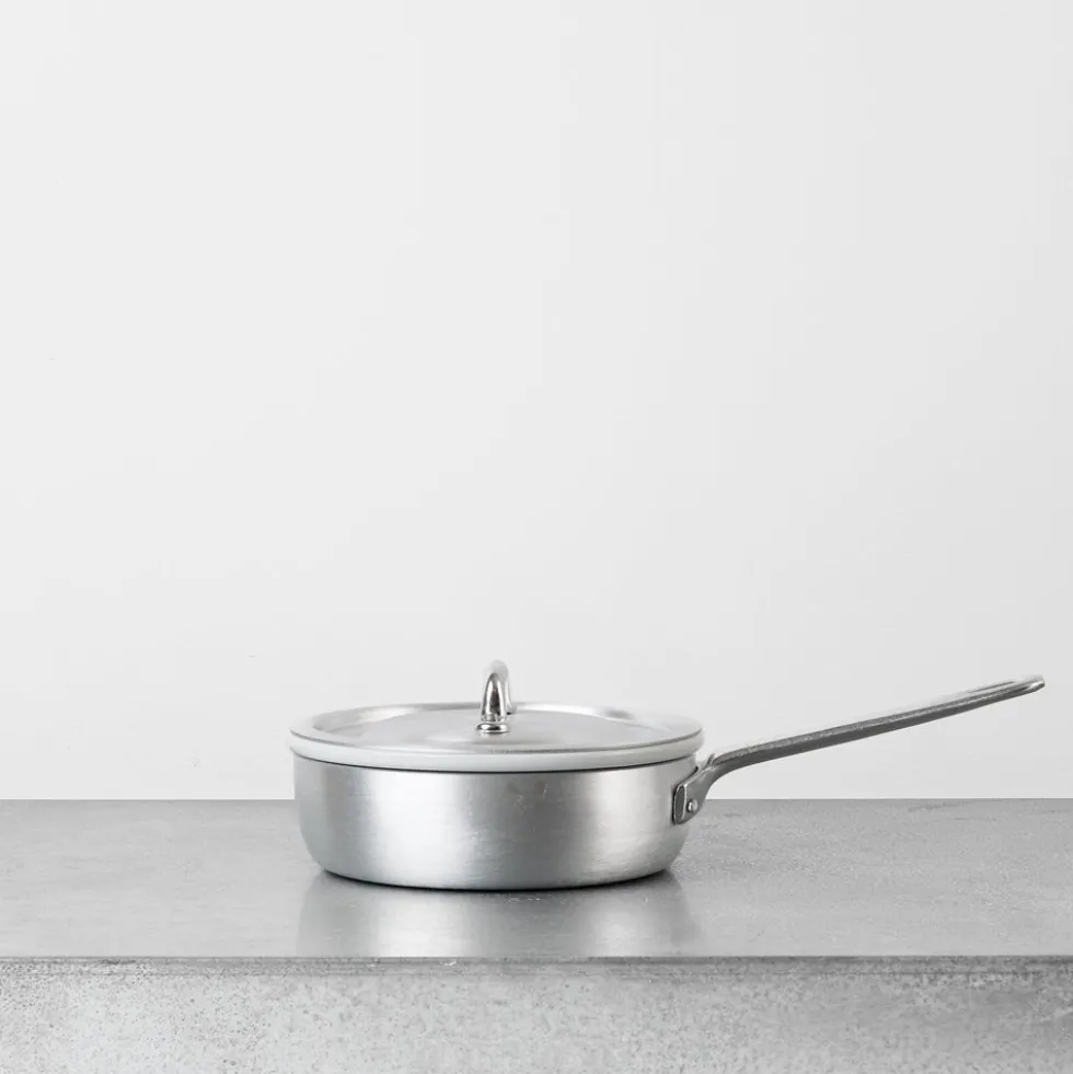 Poêle avec couvercle en aluminium
