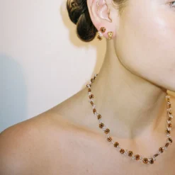 Pura Utz - Boucles d'oreilles Ear Stick Fleur - Marron
