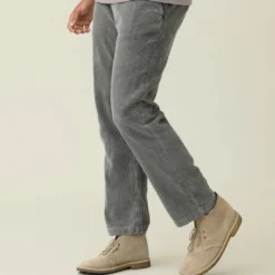 Save Khaki United - Chino en velours - Noir